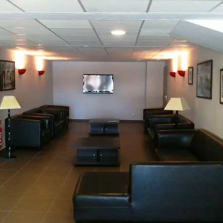 - Restaurant Le Blanchon Hotel 2*