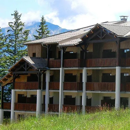 - Restaurant Le Blanchon Hotel 2*