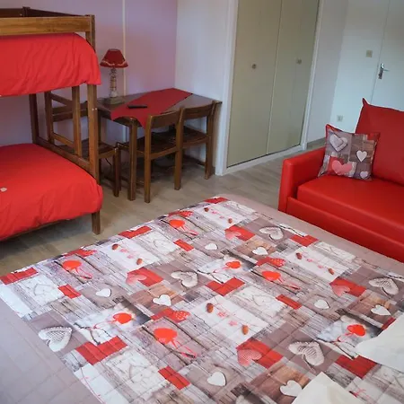 - Restaurant Le Blanchon Hotel 2*